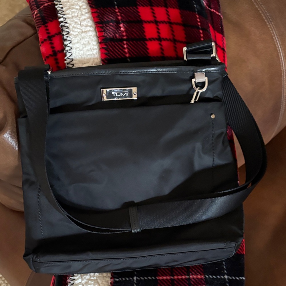 TUMI Black Messenger Bag for Women - Picture 5 of 10